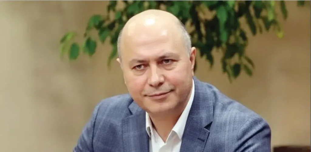 بهرام شکوری